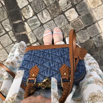 ルイヴィトン　デニムバッグ
グレーにオレンジラインのアンクルストラップパンプス