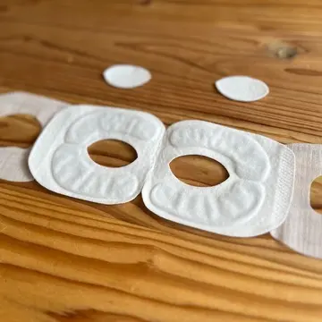 hemle　3COINS　保湿グローブ　アイボリー　レーヨン/シルク混　タッチパネル対応　手首ゆったりゴム