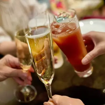 それぞれ好きなドリンクで乾杯！