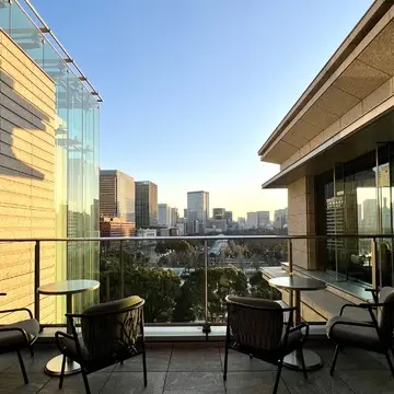 パレスホテル東京「ラウンジバー　プリヴェ」テラス席