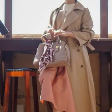 羽織るだけで旬の気分を味わえるトレンチコの画像_3