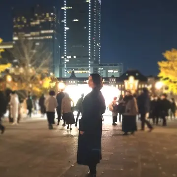 東京駅、行幸通り、40代ファッション、スタイルデリのコート