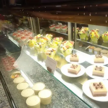 パークハイアット東京、デリカテッセン、ピークラウンジ、ホテルランチ、40代ファッション