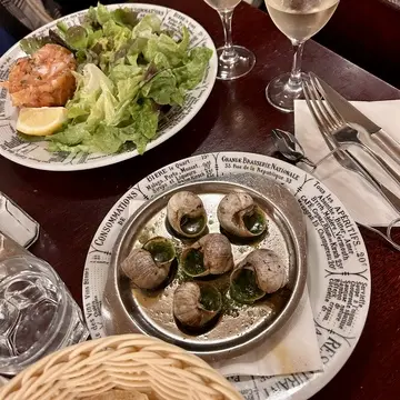 やはりパンがつきます