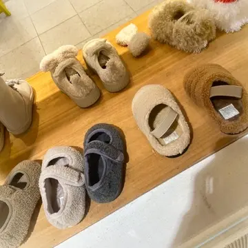 暖かそうで可愛い靴もたくさん。