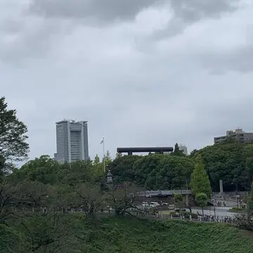 九段会館テラスから見る靖国神社