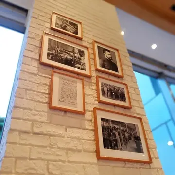 BOSCH創業時代の写真かな。レトロな感じがまた素敵です。