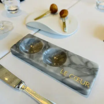 アミューズブーシュ