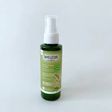 爽やかな香りで頭皮のニオイのケアする、ヴェレダのスカルプエッセンス