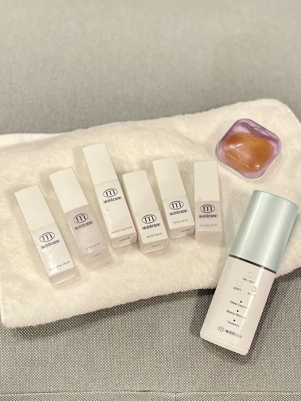 モイスティーヌの美顔器スキンケア一式