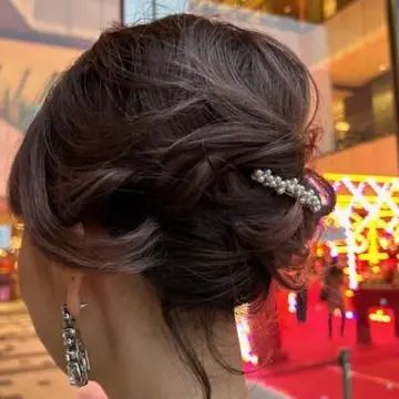 アップヘア　まとめ髪