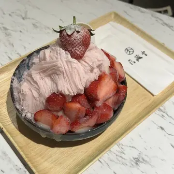 いちごミルク氷