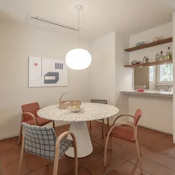 B棟「POP」のダイニング