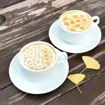 靖国神社の銀杏並木 ⑤