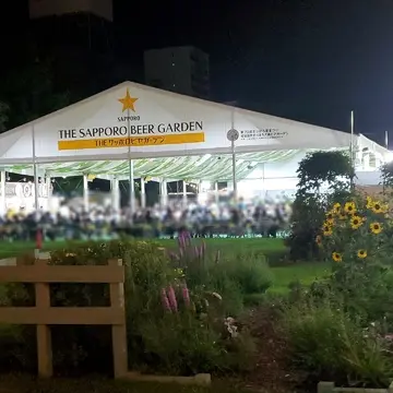 各メーカーごとに大きなテントが張られていました。