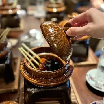 みたらし　土鍋蓋を開けると