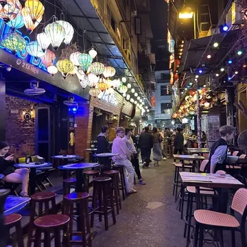 ベトナム　ハノイ　ナイトマーケット　歩行者天国