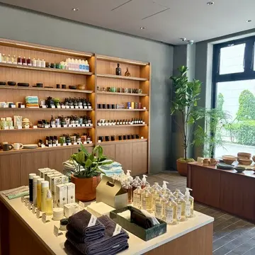 ビオトープ神戸店内