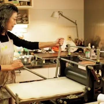 プレス機で刷る