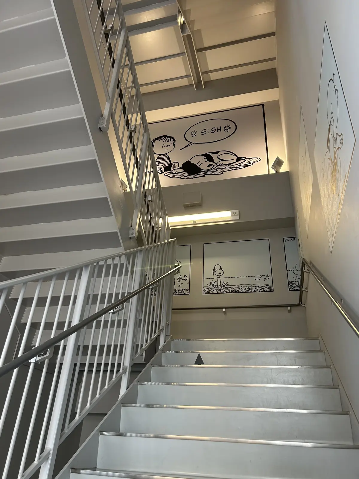 スヌーピーミュージアム内階段