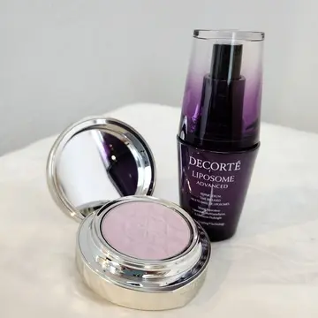 お馴染みリポソームと、AQブラッシュフェイスカラー。大谷くんみたいな肌になれるかな？(笑)