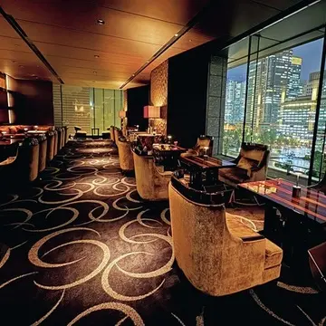 『ラウンジバー プリヴェ』