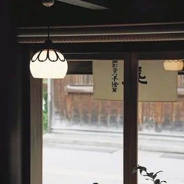 シェードは鈴木玄太さん作