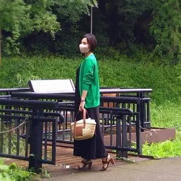 ロエベのかごバッグ、スタイルデリのワンピース