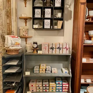 中野オオハシ店内