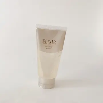 ジェル状でなめらかに洗い上げる、資生堂エリクシールの洗顔料