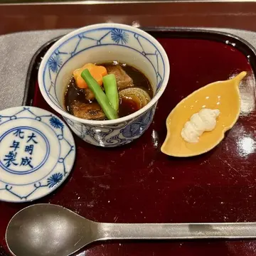 ビーフシチュー　八丁味噌仕立て