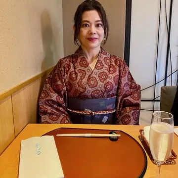 和服を着た女性の画像