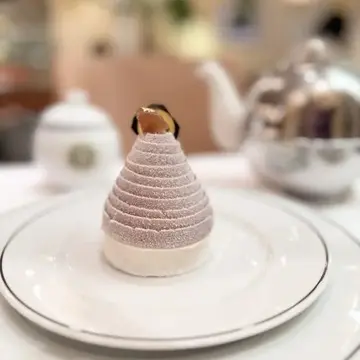 モンブランも美しい作りで、メレンゲ土台の軽めのおいしさ。