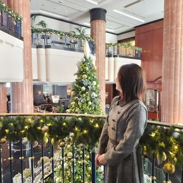 ロウリーズザプライムリブ、恵比寿ガーデンプレイス、バカラのシャンデリア、ローストビーフ、ウェスティンホテル東京、クリスマスツリー