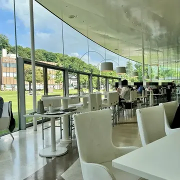 美術館内のカフェ