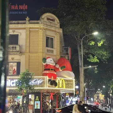 マクドナルド　サンタ　ハノイ