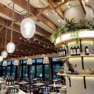 レストラン「ROSEMARY's TOKYO」の店内写真