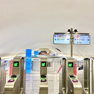 地下鉄改札