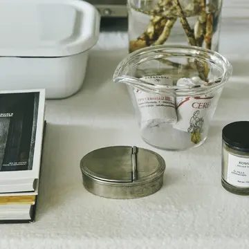 58㎡ スモールラグジュアリーな部屋　ダイニングテーブル　ディスプレイ