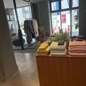 ビオトープ神戸店内