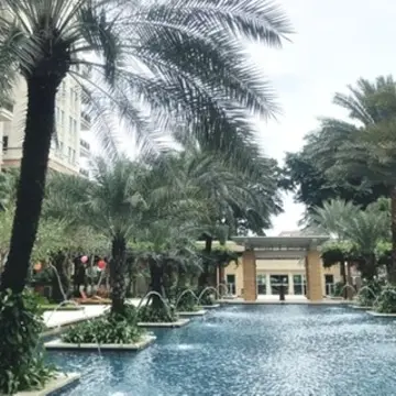 マンションのプール