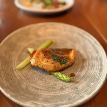 Q CAFE by Royal Garden Cafe