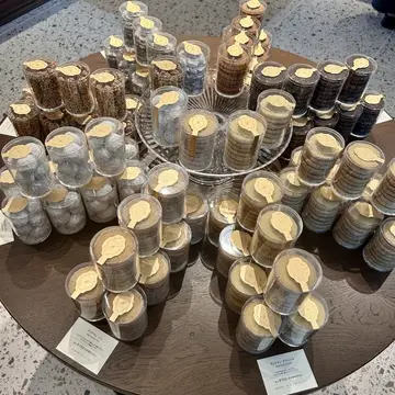 お土産にサブレなど　小笠原諸島の塩を一振りしてるそう