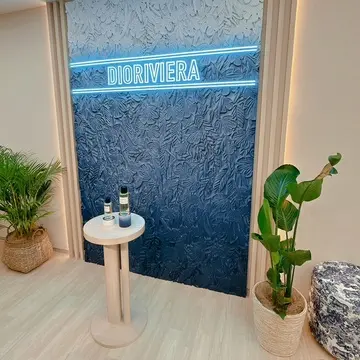 DIORポップアップイベント内