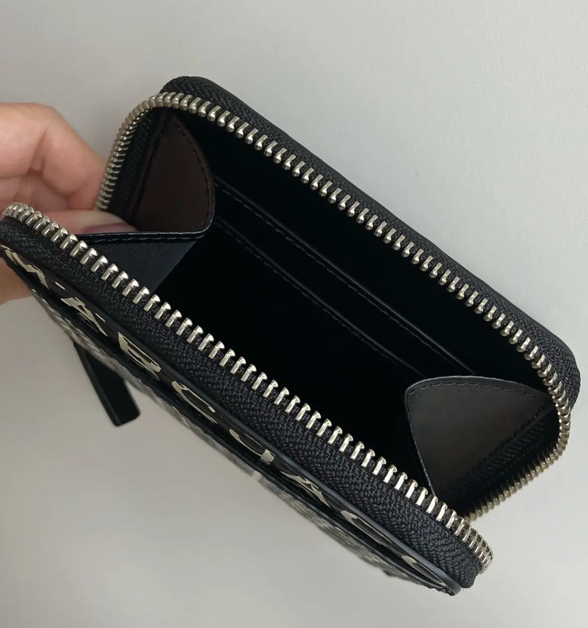マークジェイコブス　MARC JACOBS
ザ バイカー ナイロン バックパック ラージ　黒リュック　パックパック　財布　ザ ジップ アラウンド ウォレット　