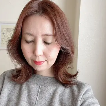 アラフィーセミロング、ヘアアレンジ、外巻きセミロング