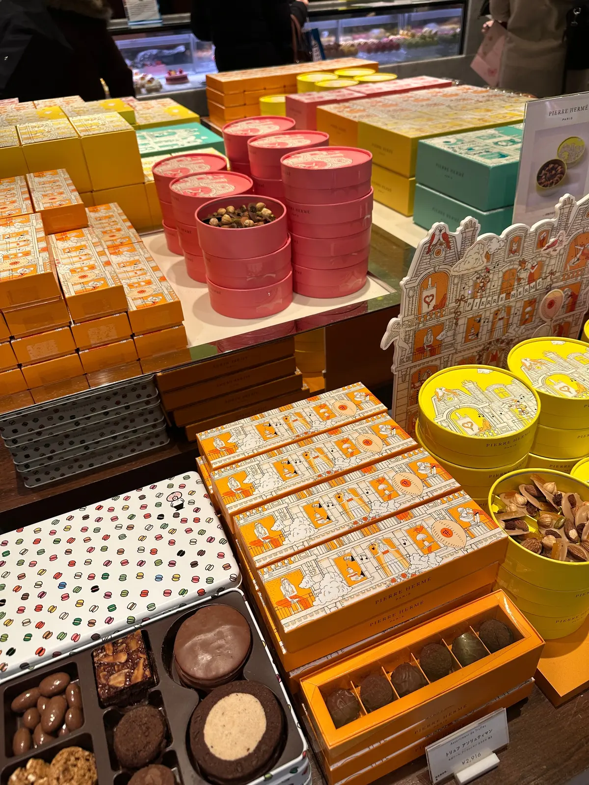 PIERRE　HERME　PIERREHERME　ピエールエルメ　チョコレート　伊勢丹新宿店　バレンタインデー　バレンタイン