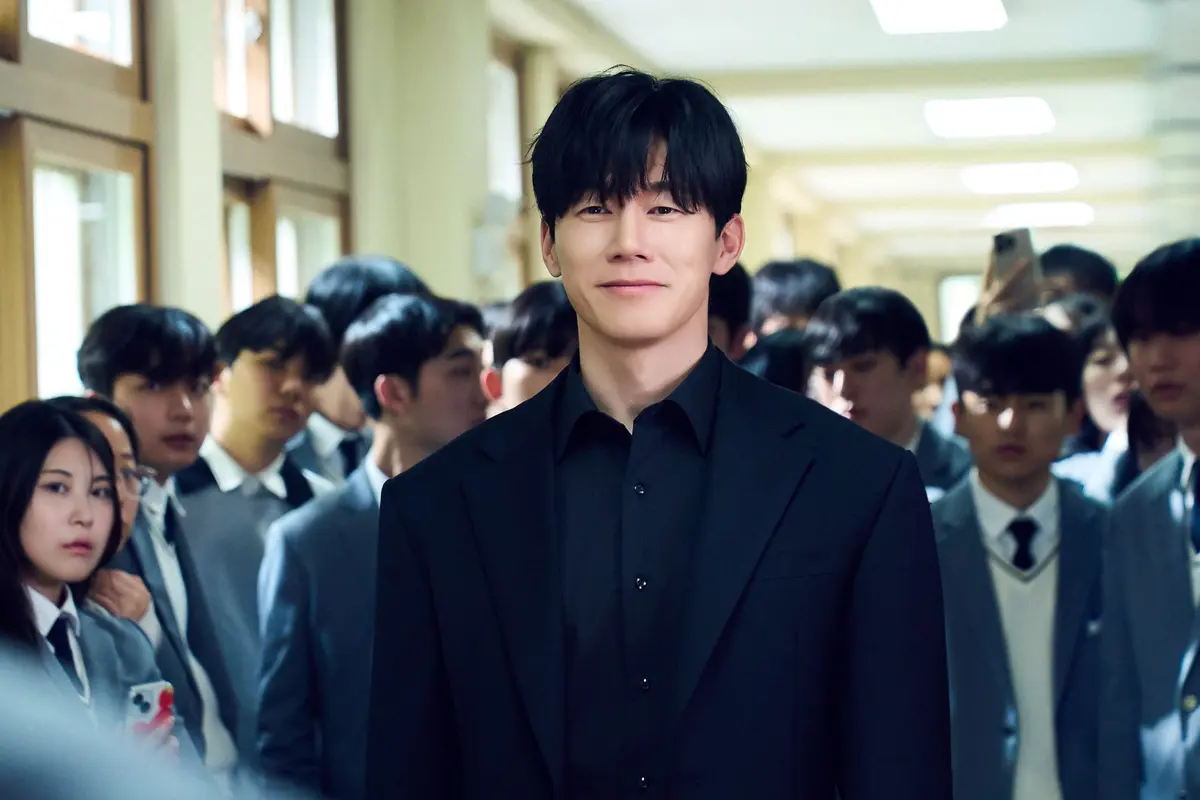 韓国ドラマ　Netflixシリーズ「鉄槌教師」独占配信中　ネトフリ