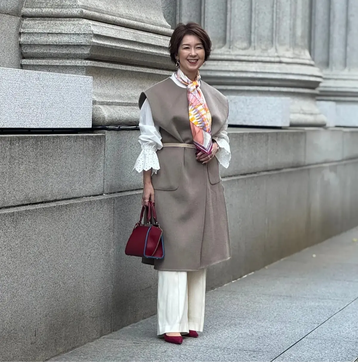 エクラ華組根本有加里さん　グレージュ　ロングジレコーデ