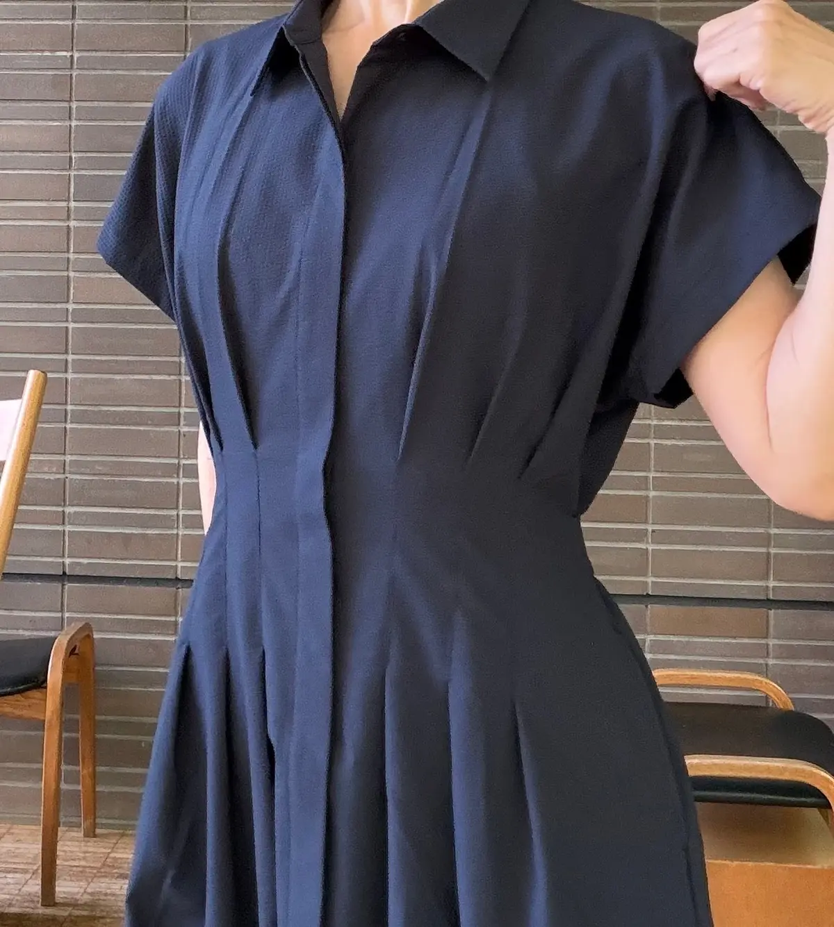 UNIQLO ユニクロ　PUMA  ワンピース　シャツワンピース　シアサッカーシャツワンピース　スニーカーコーデ　デニムジャケット　Gジャン  ショートボブ プチプラコーデ　ネイビーコーデ　eclat  jマダムのおしゃれ